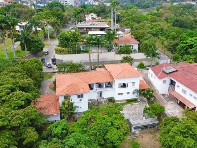 Vivienda de lujo en venta Nueva Caracas, Venezuela