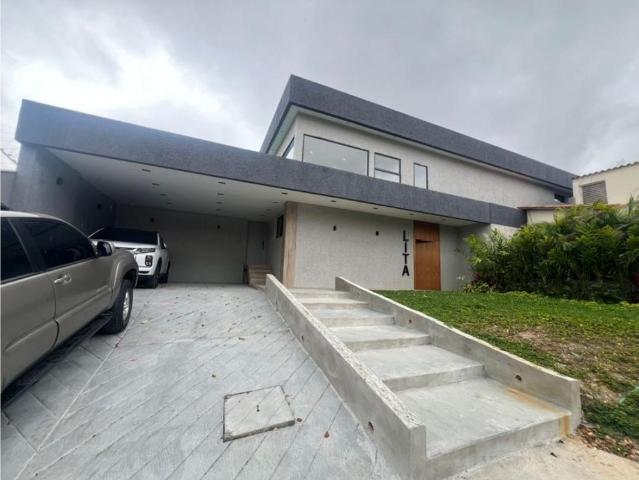 Vivienda exclusiva en venta Nueva Caracas, Distrito Capital