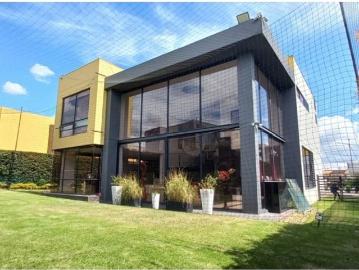 Vivienda de alto standing en venta Cota, Colombia