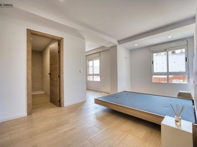 ? VIVIENDA DE LUJO RECIÉN REFORMADA EN AVENIDA TEODOMIRO ?