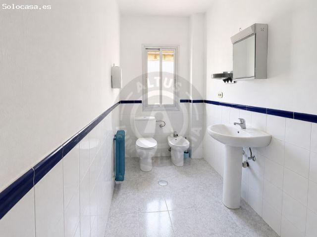 Vivienda en venta en Avenida Virgen de la Montaña, Cáceres