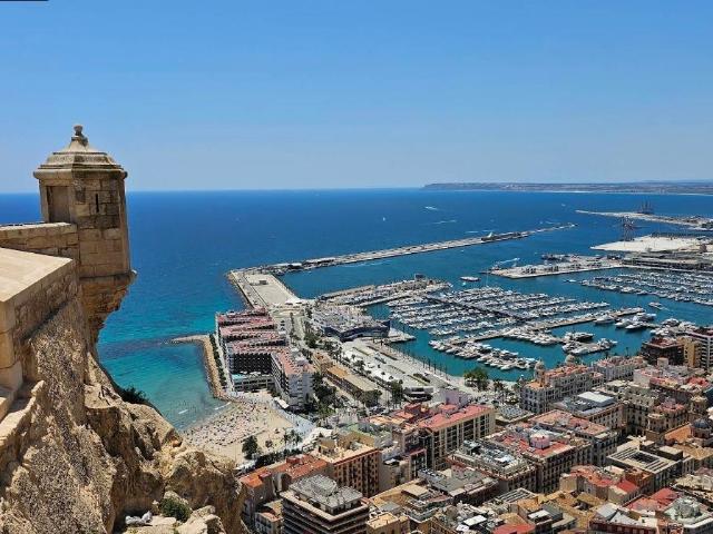 VIVIENDA EN ALICANTE