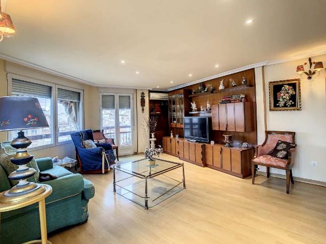 Vivienda en alquiler, centro mercado
