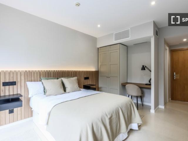 Vivienda en alquiler en Valdemarín, Madrid, 10 habitaciones