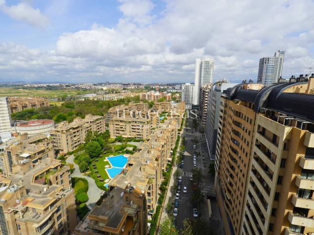 Vivienda en alquiler en la avenida Cortes Valencianas