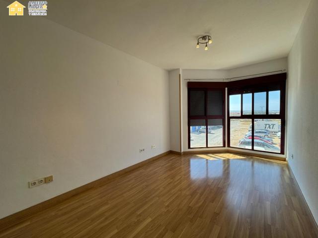 VIVIENDA EN ALQUILER EN EL ALTET CON 2 DORMITORIOS Y SIN AMUEBLAR