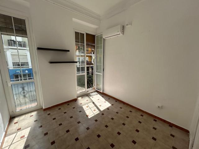 VIVIENDA EN ALQUILER EN PLENO CORAZON DE RUZAFA