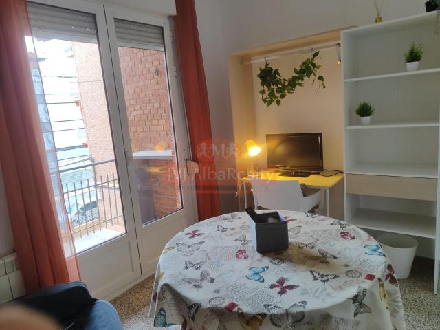 VIVIENDA EN ALQUILER PARA ESTUDIANTES EN ZONA HOSPITAL 3 HABITACIONES