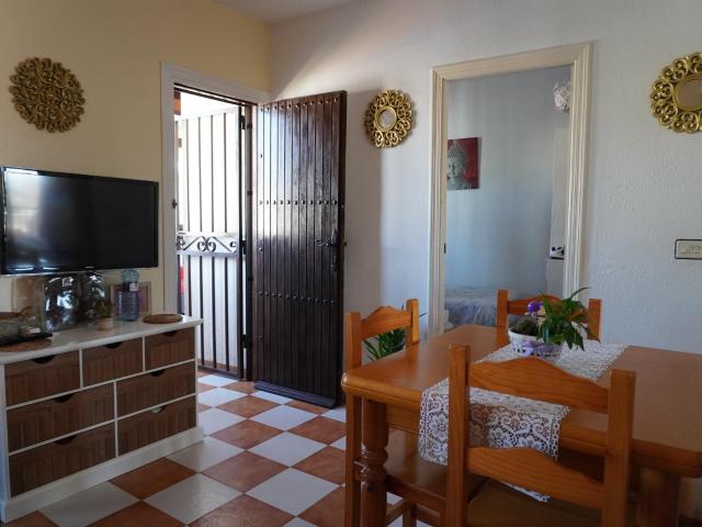 APARTAMENTO CON PISCINA, GOLF Y TENIS