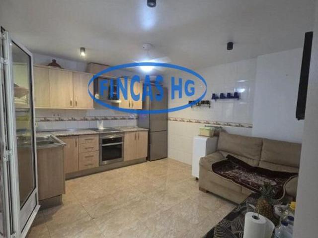Vivienda en buen estado a 5 minutos de la Plaza América