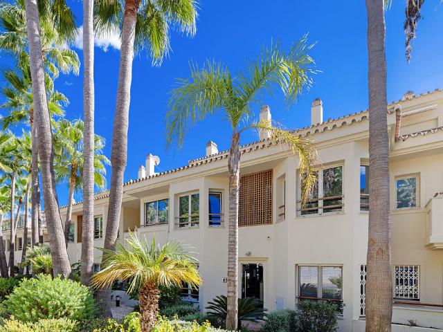 Vivienda en C/ Montemenor, Urb Balcones de Sierra Blanca