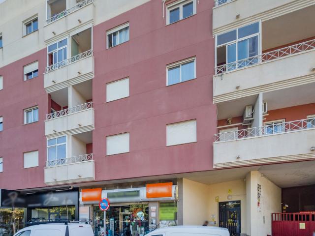 Vivienda en C/ Ronda César Cánovas
