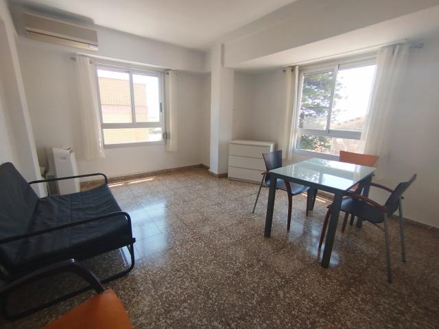 VIVIENDA EN EL BARRIO DE CUPER