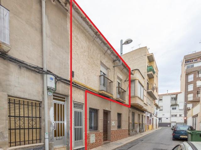 ¡VIVIENDA EN EL CENTRO DE ELDA PARA HACER A TU GUSTO!