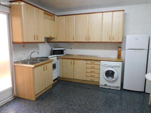VIVIENDA EN ESQUINA EN 2 PLANTAS 128 M2 EN LAS VILLAS CON 6 DORMITORIOS, 2 BAÑOS, GARAJE CERRADO PRI