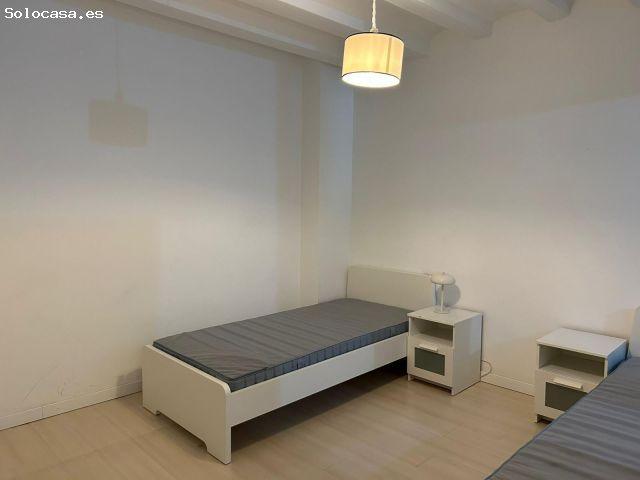 VIVIENDA EN FINCA HISTÓRICA CATALOGADA JUNTO AL MAR Y AL PORT VELL DE BARCELONA