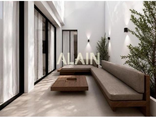 VIVIENDA EN JOAQUIN COSTA CON TERRAZA A PATIO DE MANZANAS