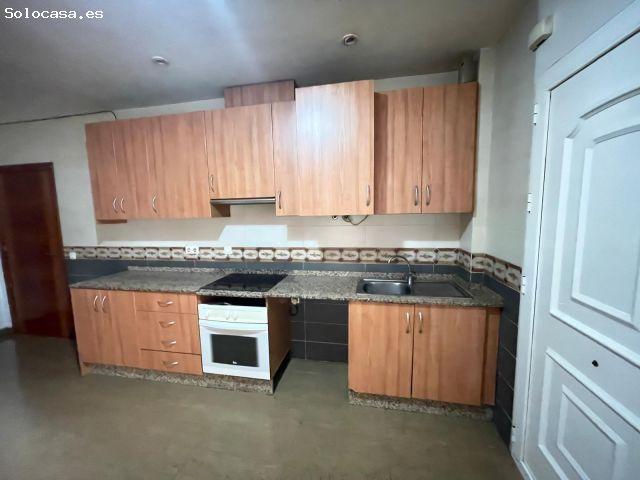 ? Vivienda en planta baja con gran semisótano en Puerto de Mazarrón