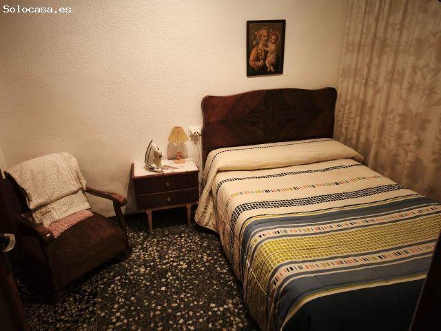 VIVIENDA EN PLANTA BAJA DISPONE DE UN GRAN PATIO