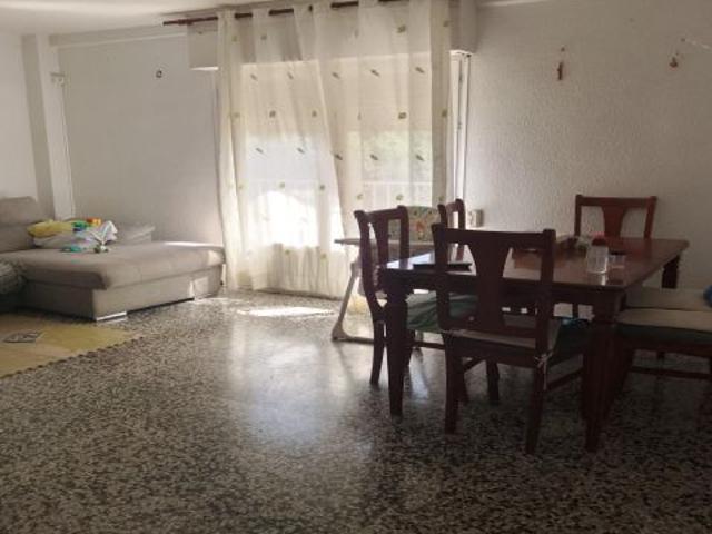 VIVIENDA EN SEGUNDA PLANTA !