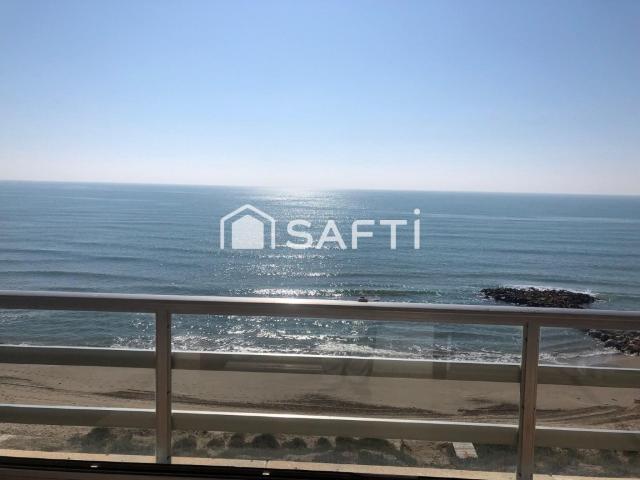Vivienda exclusiva a pie de mar. si buscas tranquilidad y buenas vistas esta es tu casa!