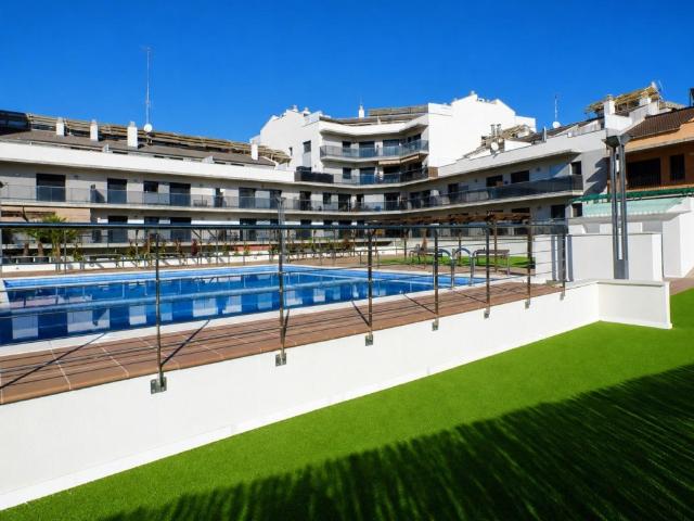 Vivienda exclusiva de 3 habitaciones, seminueva, con piscina comunitaria en zona Sagrada Familia de Manresa
