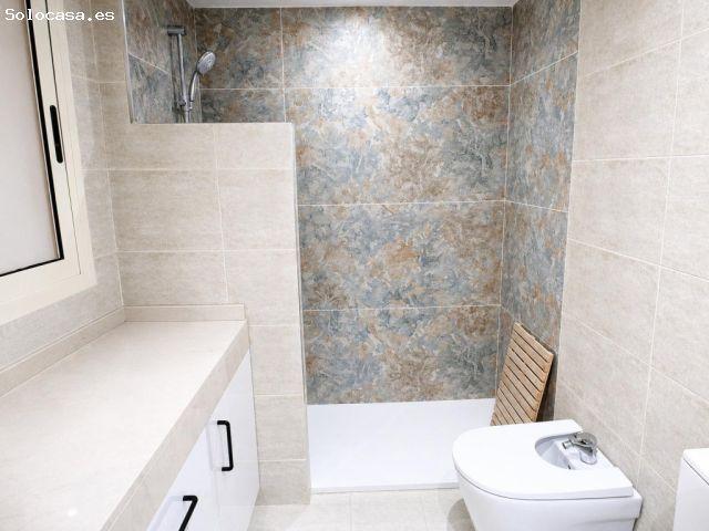 Vivienda exclusiva de 3 habitaciones, seminueva, con piscina comunitaria en zona Sagrada Familia de