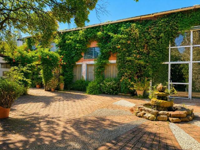 Vivienda exclusiva de 1092 m2 en venta Córdoba, España
