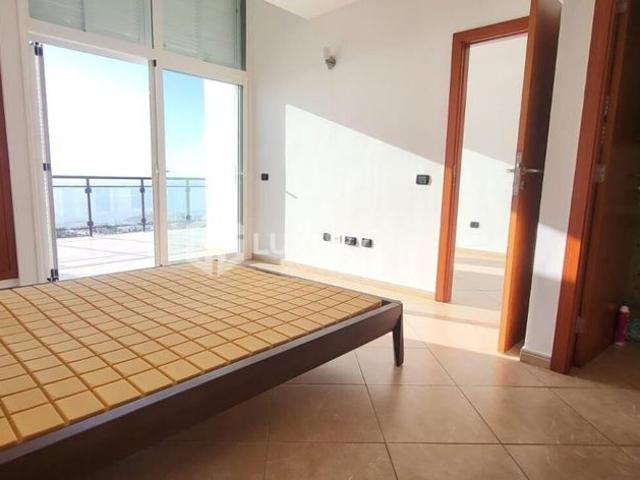 Vivienda exclusiva de 127 m2 en venta Adeje, España