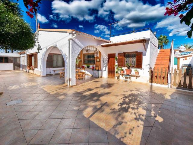 Vivienda exclusiva de 131 m2 en venta Alfaz del Pi, Comunidad Valenciana