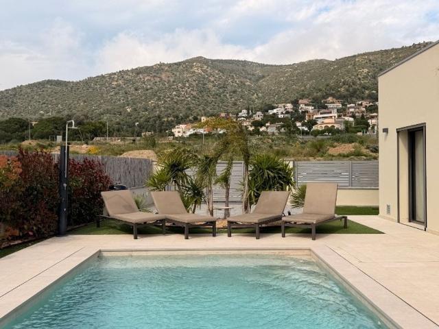 Vivienda exclusiva de 151 m2 en venta Palau saverdera, Cataluña