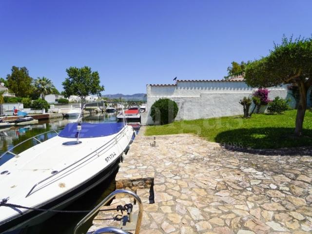 Vivienda exclusiva de 153 m2 en venta Empuriabrava, España