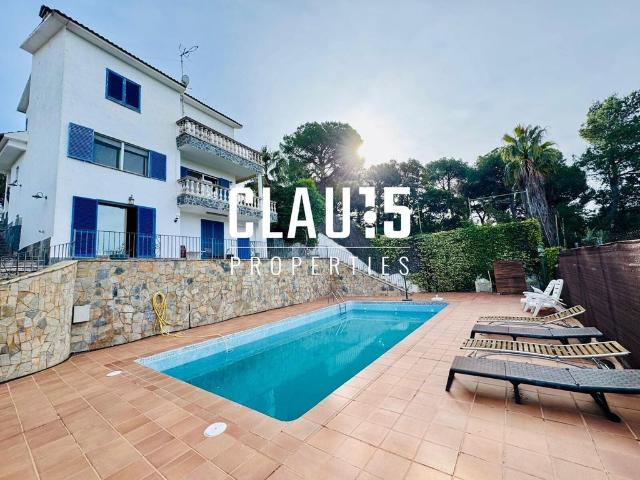 Vivienda exclusiva de 165 m2 en venta San Cipriano de Vallalta, Cataluña