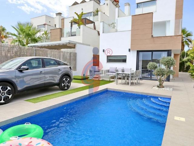 Vivienda exclusiva de 178 m2 en venta Guardamar del Segura, España