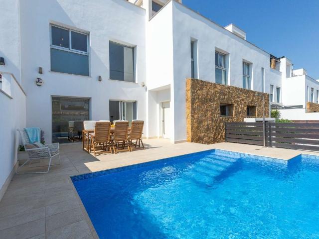 Vivienda exclusiva de 184 m2 en venta Torrevieja, España