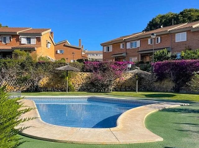 Vivienda exclusiva de 187 m2 en venta Alfaz del Pi, Comunidad Valenciana