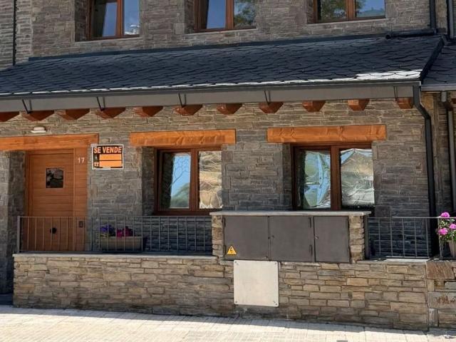 Vivienda exclusiva de 188 m2 en venta Puigcerdà, Cataluña