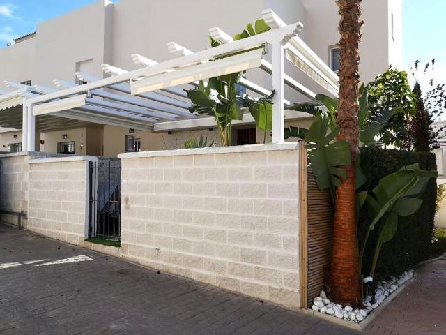 Vivienda exclusiva de 181 m2 en venta Estepona, Andalucía