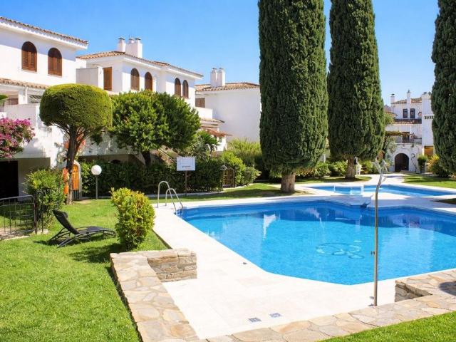 Vivienda exclusiva de 182 m2 en venta Estepona, España