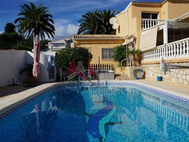 Vivienda exclusiva de 196 m2 en venta Calpe, España