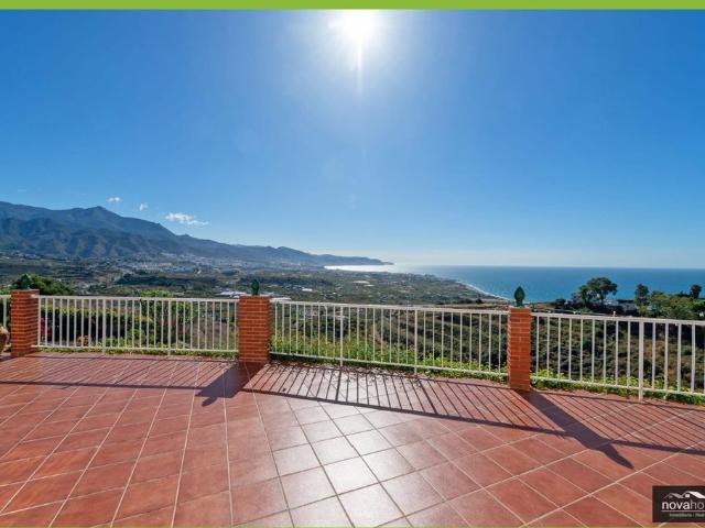 Vivienda exclusiva de 207 m2 en venta Nerja, Andalucía