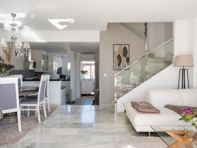 Vivienda exclusiva de 200 m2 en venta Mijas, España