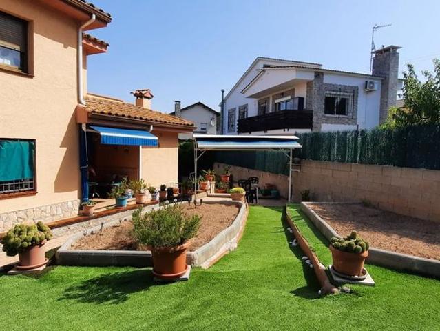 Vivienda exclusiva de 214 m2 en venta Castelbisbal, Cataluña