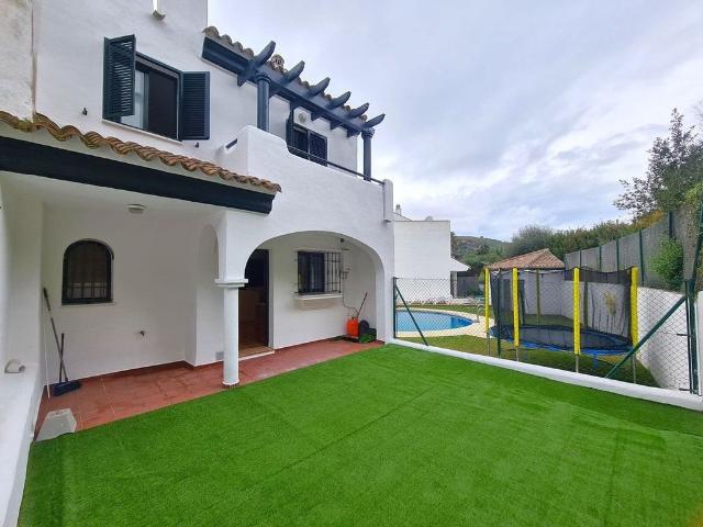 Vivienda exclusiva de 215 m2 en venta Manilva, España