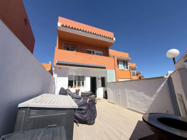 Vivienda exclusiva de 210 m2 en venta Benalmádena, España