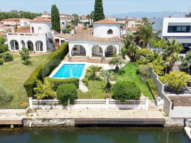 Vivienda exclusiva de 234 m2 en venta Empuriabrava, Cataluña