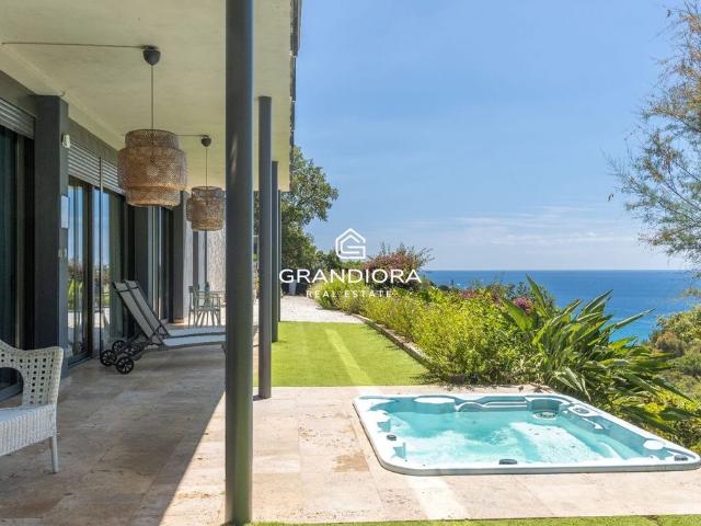Vivienda exclusiva de 235 m2 en venta Tossa de Mar, Cataluña