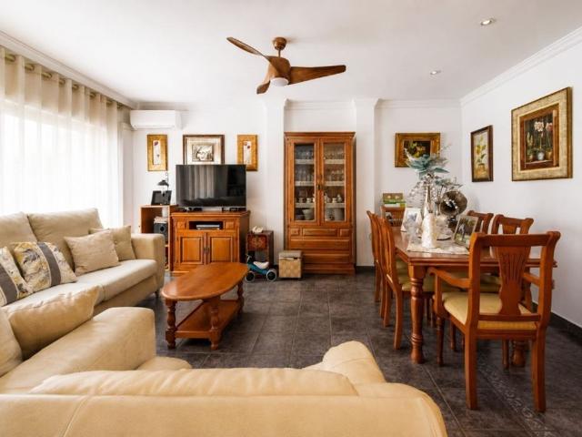 Vivienda exclusiva de 244 m2 en venta Zona Calvario, Estepona, Málaga, Andalucía