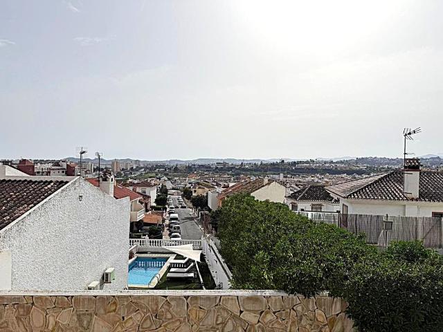 Vivienda exclusiva de 242 m2 en venta Fuengirola, Andalucía