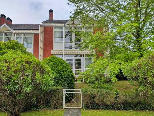 Vivienda exclusiva de 254 m2 en venta Muriedas, España